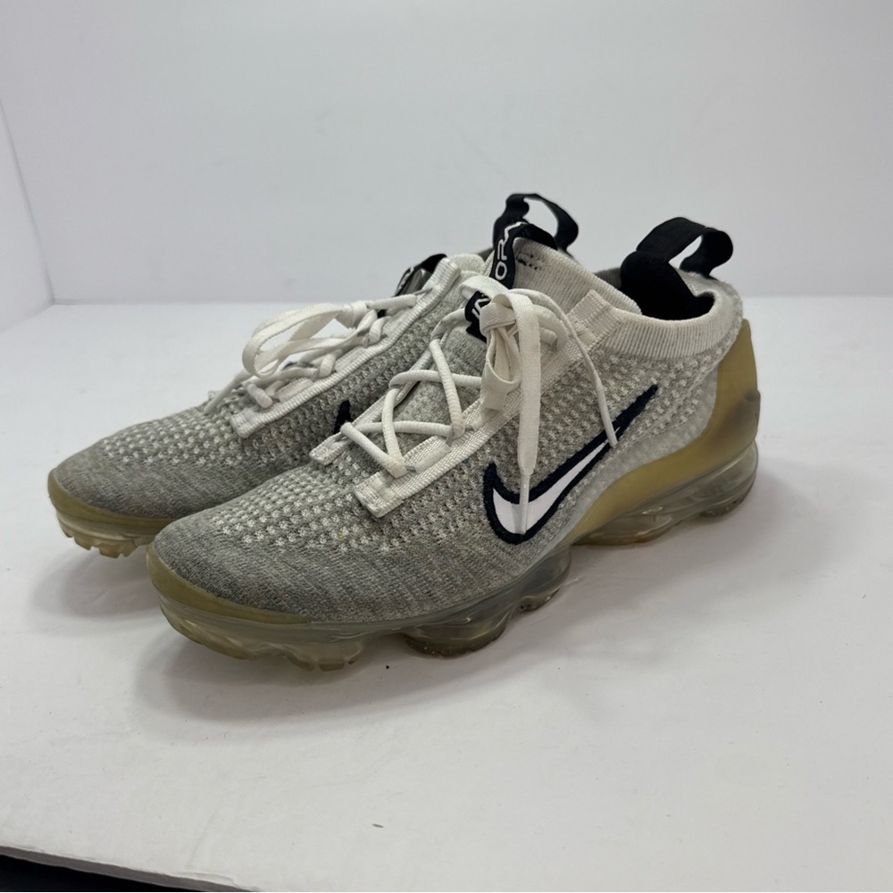 Nike Air Vapormax 2021 Flyknit GS White Youth Sz 5Y DB1550-100